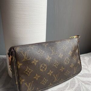 Louis Vuitton Pochette Monogram Canvas